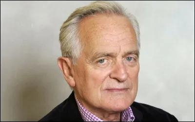 Qui est ce journaliste, écrivain, auteur du roman ''Les Gens'' ?