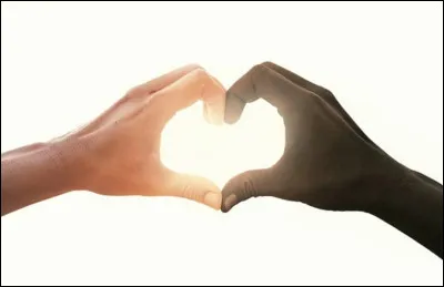 ''Le soleil donne
La même couleur aux gens
La même couleur aux gens
Gentiment''

Qui est l'auteur de ces paroles ?