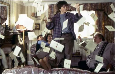 Qui vient chercher Harry chez les Dursley ?