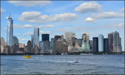 Quelle est la population approximative à Manhattan ?