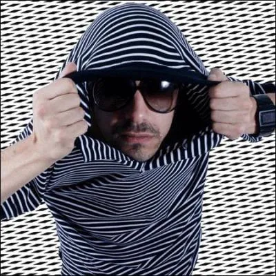 Ancien Dj du Klub des Loosers puis de TTC il se nomme :