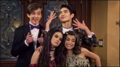 Comment s'appellent les copines de Jackson et Max ?