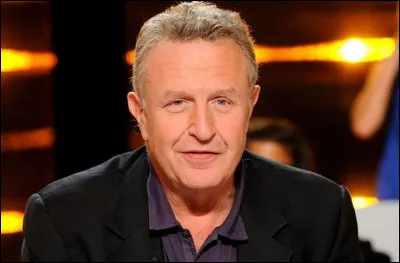 Quel est le nom de l'émission culturelle quotidienne diffusée en direct chaque soir aux environs de minuit de 1992 à 1999 et présentée par Michel Field ?