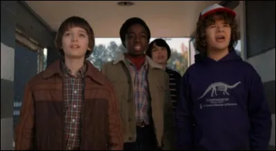 Quand vient la journée d'Halloween, en quoi les quatre garçons sont-ils déguisés ?