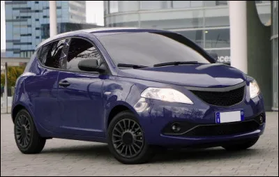 Unique mod&egrave;le d'un manufacturier turinois depuis 2015, cette citadine porte le nom d'une lettre grecque. Pouvez-vous me nommer ce mod&egrave;le ?