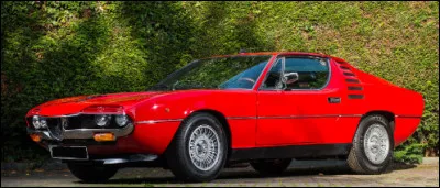 Quel est le lien qui unit cette voiture italienne et le Qu&eacute;bec ? Je pense que le nom du mod&egrave;le est celui d'une grande ville qu&eacute;b&eacute;coise. Ai-je juste ? Je vous demande de trouver le nom de ce mod&egrave;le.