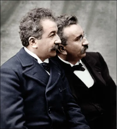 Quel est le nom de ces deux frères, Auguste et Louis, ingénieurs et industriels qui ont joué un rôle primordial dans l'histoire du cinéma et de la photographie ?
