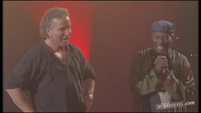 Une touche de blanc, une touche de noir, et ça donne ça ...