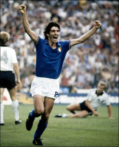 Le footballeur Paolo Rossi, mort le 9 décembre 2020, a été le meilleur buteur de la Coupe du Monde qu'il a remportée avec l'équipe d'Italie : en quelle année ?