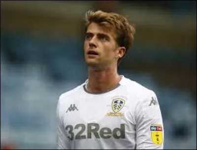 À quel poste joue Patrick Bamford, joueur de Leeds United ?