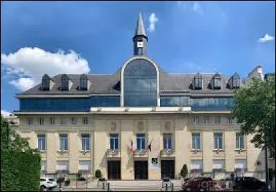 Je vous emm&egrave;ne en &Icirc;le-de-France, &agrave; Saint-Mand&eacute;. Ville de l'arrondissement de Nogent-sur-Marne, elle se situe dans le d&eacute;partement ...