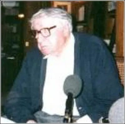 Lev Aslanovitch Tarassov, académicien lui aussi, était fils d'émigrants russes de l'époque révolutionnaire (1917). Il est connu pour ces romans et biographies (Dostoïevski, Pouchkine, etc.) sous le nom d'Henri ...