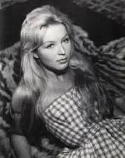 Catherine Marina de Poliakoff-Baïdaroff, cadette des "quatre soeurs Poliakoff" est mieux connue sous son nom de scène ... :