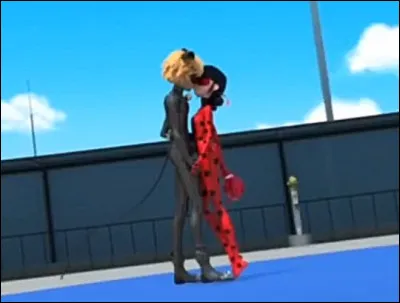 Pourquoi Ladybug et Chat Noir s'embrassent-ils ?