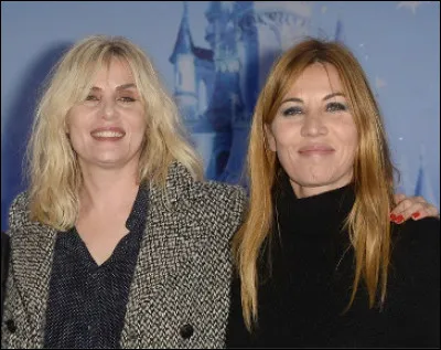 Quel est le nom de ces deux soeurs, Emmanuelle et Mathilde, célèbres actrices françaises ?