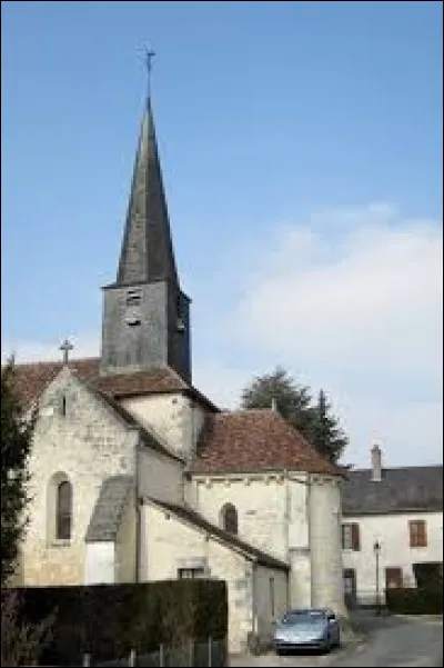 Nous terminons notre balade devant l'&eacute;glise Notre-Dame de Villegouin. Commune du Centre-Val-de-Loire, dans la r&eacute;gion naturelle du Boischaut Nord, elle se situe dans le d&eacute;partement ...
