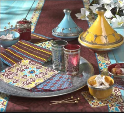 Si le Maroc, l'Algérie, la Mauritanie et la Tunisie se sont entendus pour déposer un dossier auprès de l'Unesco, ils se disputent encore plus ou moins la paternité de ce plat emblématique de l'Afrique du Nord entré le 16 décembre au patrimoine culturel immatériel de l'Unesco. 
Quel est ce plat populaire ?