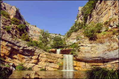 Comment s'appelle la cascade en image ?