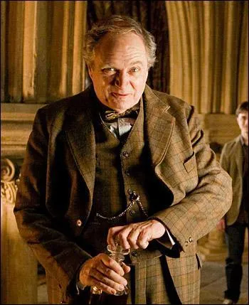 De quelle maison Horace Slugorn tait-il le directeur ?