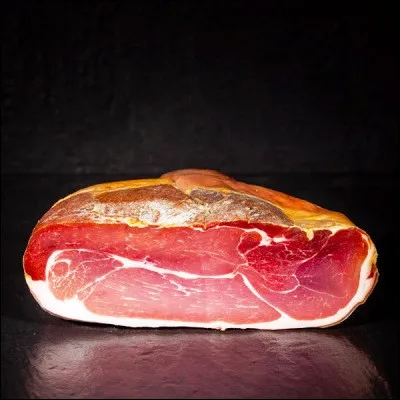 Quelle ville basque française est associée à un jambon ?