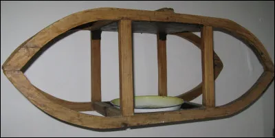 Que fait l'habit pour Charles Crichton en 1958 ?