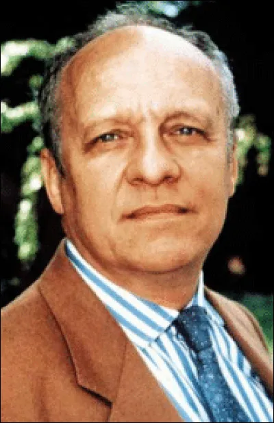 Claude Bolling, mort le 29 décembre 2020, musicien pianiste de jazz, a notamment composé la musique d'une série policière historique diffusée en 1973 :