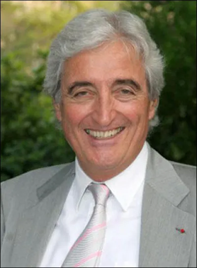 Jean Loup Dabadie, mort le 24 mai 2020, a été scénariste de plusieurs films et aussi parolier : avec quel interprète a-t-il noué une collaboration avec plus de 25 chansons entre 1976 et 1997 ?