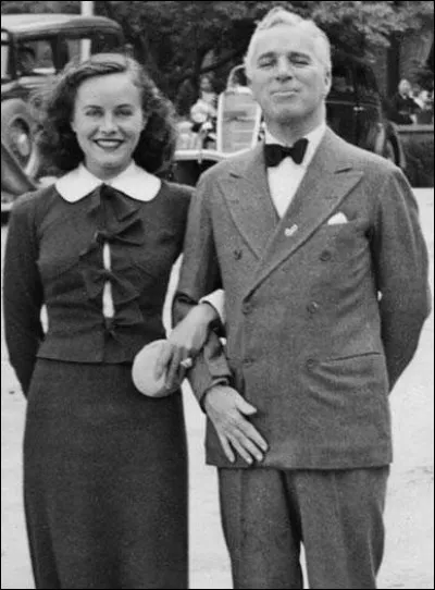Elle rencontre Charlie Chaplin en 1932 ; elle est ensuite l'actrice des "Temps modernes" et du "Dictateur". Ils se marient en 1936 et divorcent six ans plus tard. C'est ...