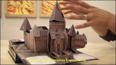 Comment s'appelle l'auteure des sept livres de la saga "Harry Potter" ?