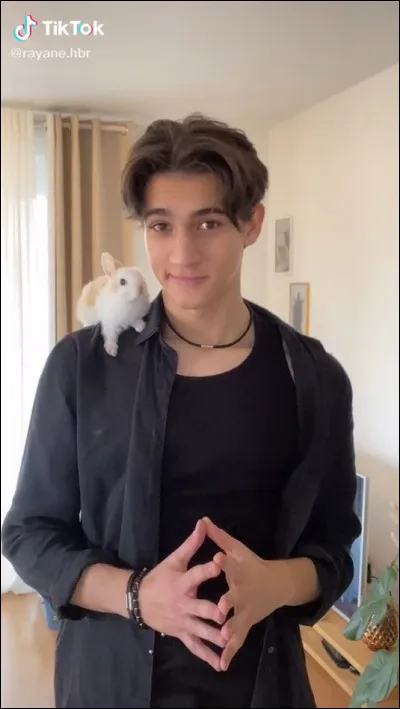 Comment s'appelle son lapin ?