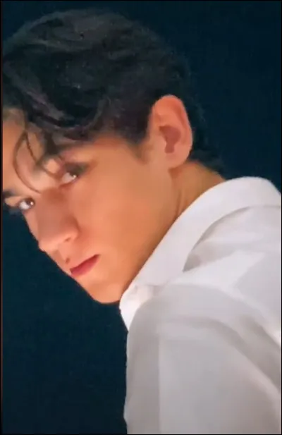 La phrase qu'il dit tout le temps est...