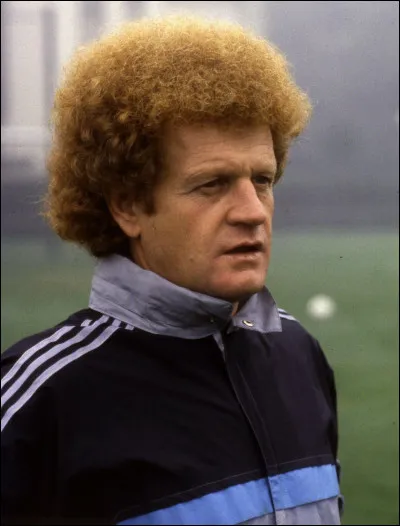 Robert Herbin, mort le 27 avril 2020, footballeur, a accompli toute sa carrière de joueur puis d'entraineur dans une équipe :