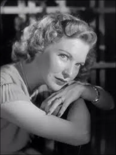 Sous quel nom Jacqueline Ente est-elle plus connue ?