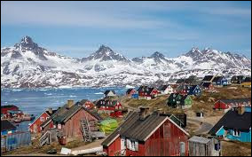 Quelle mer borde le Groenland ?