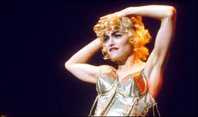 Qui est le créateur des soutiens-gorge coniques de Madonna ?