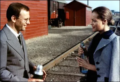 En 1973, Romy Schneider joue aux côtés de Jean-Louis Trintignant dans un long métrage de Pierre Granier-Deferre. Très belle histoire d'amour se déroulant durant l'exode en mai 1940. Comment se nomme-t-il ? (Indice avec la photo)