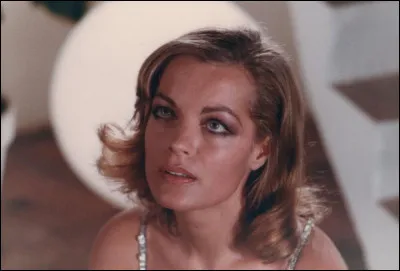 En 1975 toujours, elle tourne dans un film de Claude Chabrol, pas si connu que ça. Comment se nomme-t-il ?
