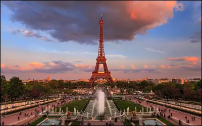 En quelle ann&eacute;e des attentats ont-ils frapp&eacute; la ville de Paris avec notamment l'attaque du Bataclan ?