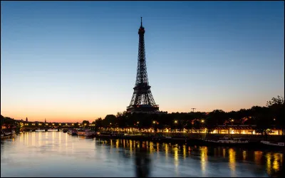 Quelle est la devise illustrant la ville de Paris ?