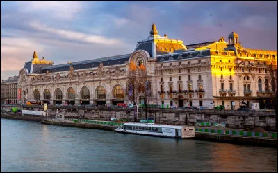 Pourriez-vous me donner la seule de ces lignes qui n'offre pas un acc&egrave;s direct &agrave; la gare de La D&eacute;fense ?