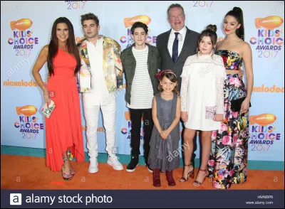 Es-tu une fille ou un garçon ?