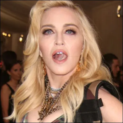 Avec quel célèbre basketteur a-t-elle eu une aventure ?