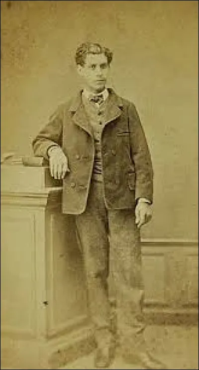 Qui est l'auteur des "Chants de Maldoror" ?