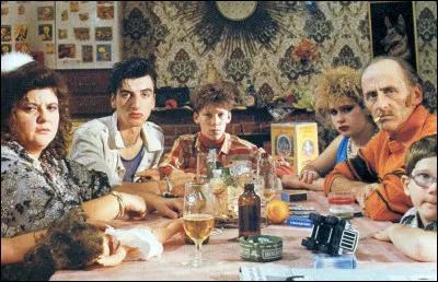 Complétez le titre du film : "La Vie est...".