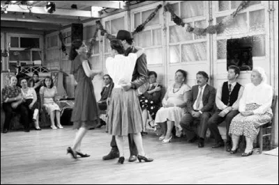 Qui chante ''Le P'tit Bal perdu'' fin 1961 ?