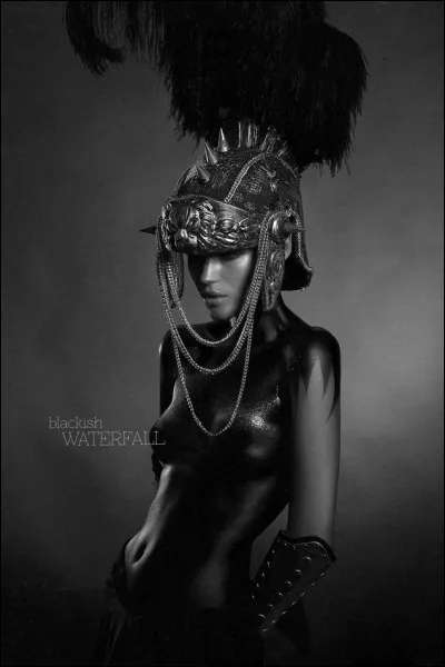 Déesse romaine personnifiant la guerre sanglante et furieuse. Qui est-elle ?