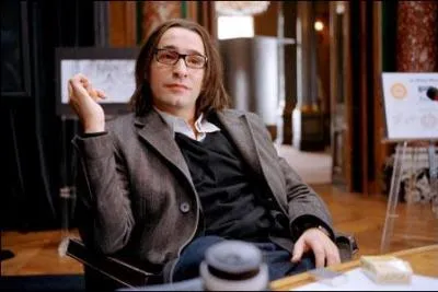 [Questions 16  25 : Niveau Moyen] Dans 99 F, quel est le nom de ce personnage incarn par Jean Dujardin ?