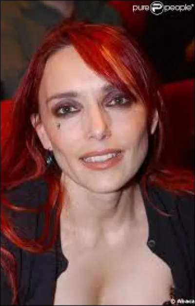 Complétez le titre de cette chanson "Femme...