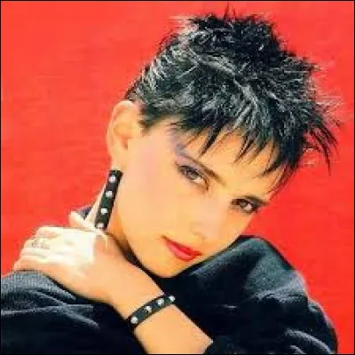 Complétez le titre de cette chanson "La Bête...