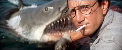 Jusqu'à combien de barils le requin des "Dents de la mer" arrive-t-il à plonger ?